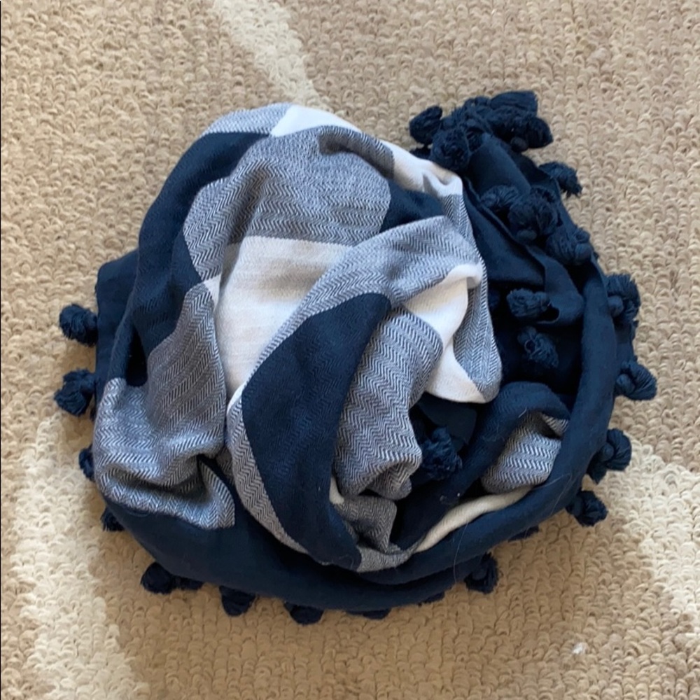 Abercrombie & Fitch plaid scarf